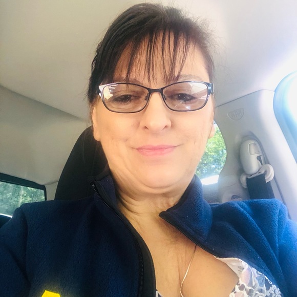 Meet your Posher, Kimberly - Picture 2 of 2